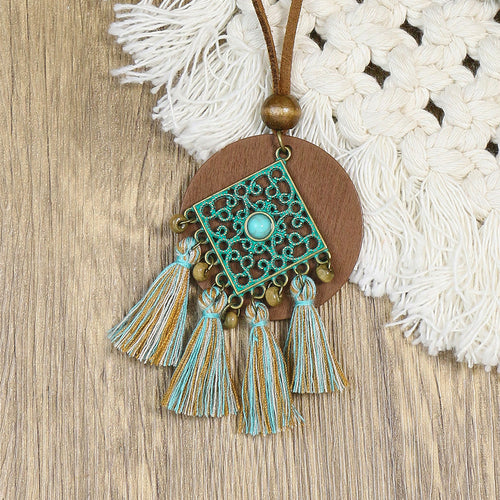 Female Bohemian Diamond Carved Earrings And Necklace Suit
