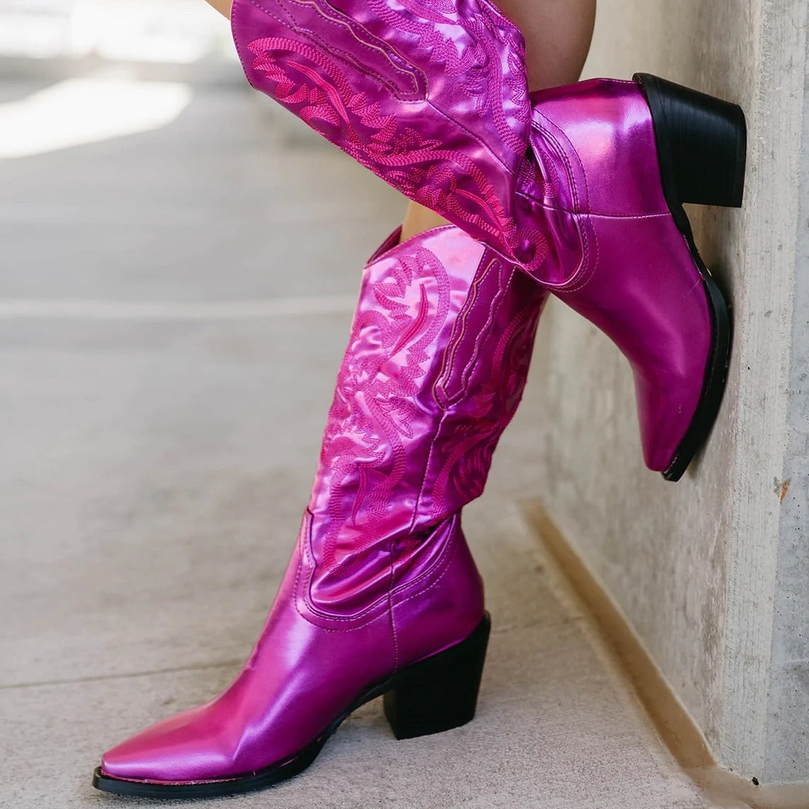 Women's Embroidered Pointed Toe Thick Heel Western Boots